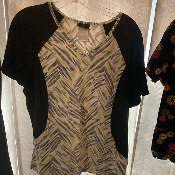 Scrubs great condition solid as set large - Picture 4 of 11